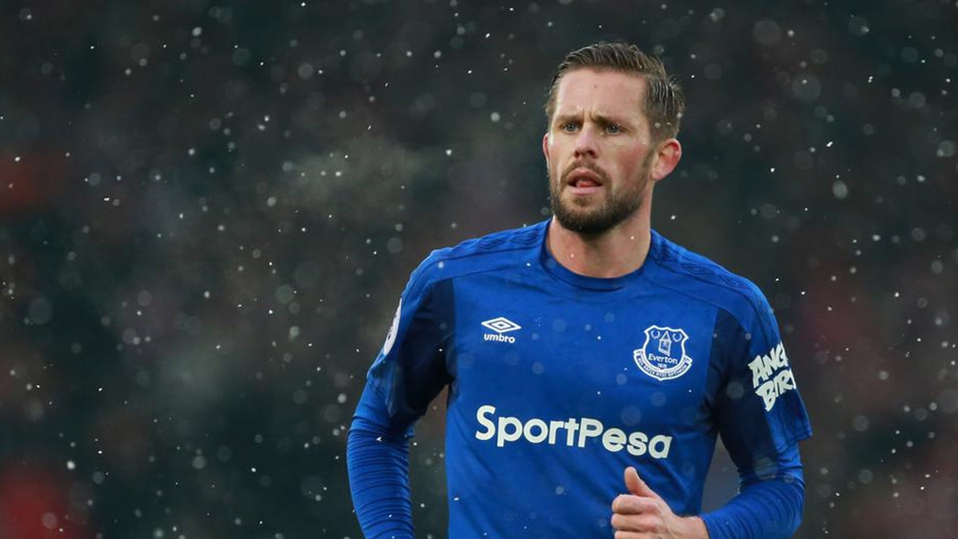 KY Sports-“英超最后冲刺：强队拼劲十足，冠军悬念持续升温”，英超最后一轮对战表