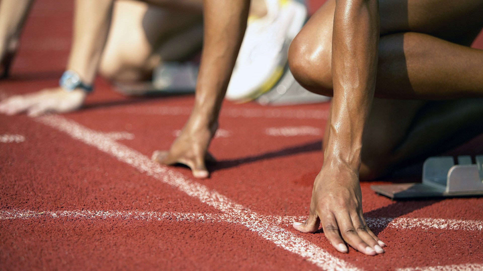 开云平台-“逆风而行：车手在逆境中爆发的奇迹”，逆风行驶的小车怎么做超简单的做法