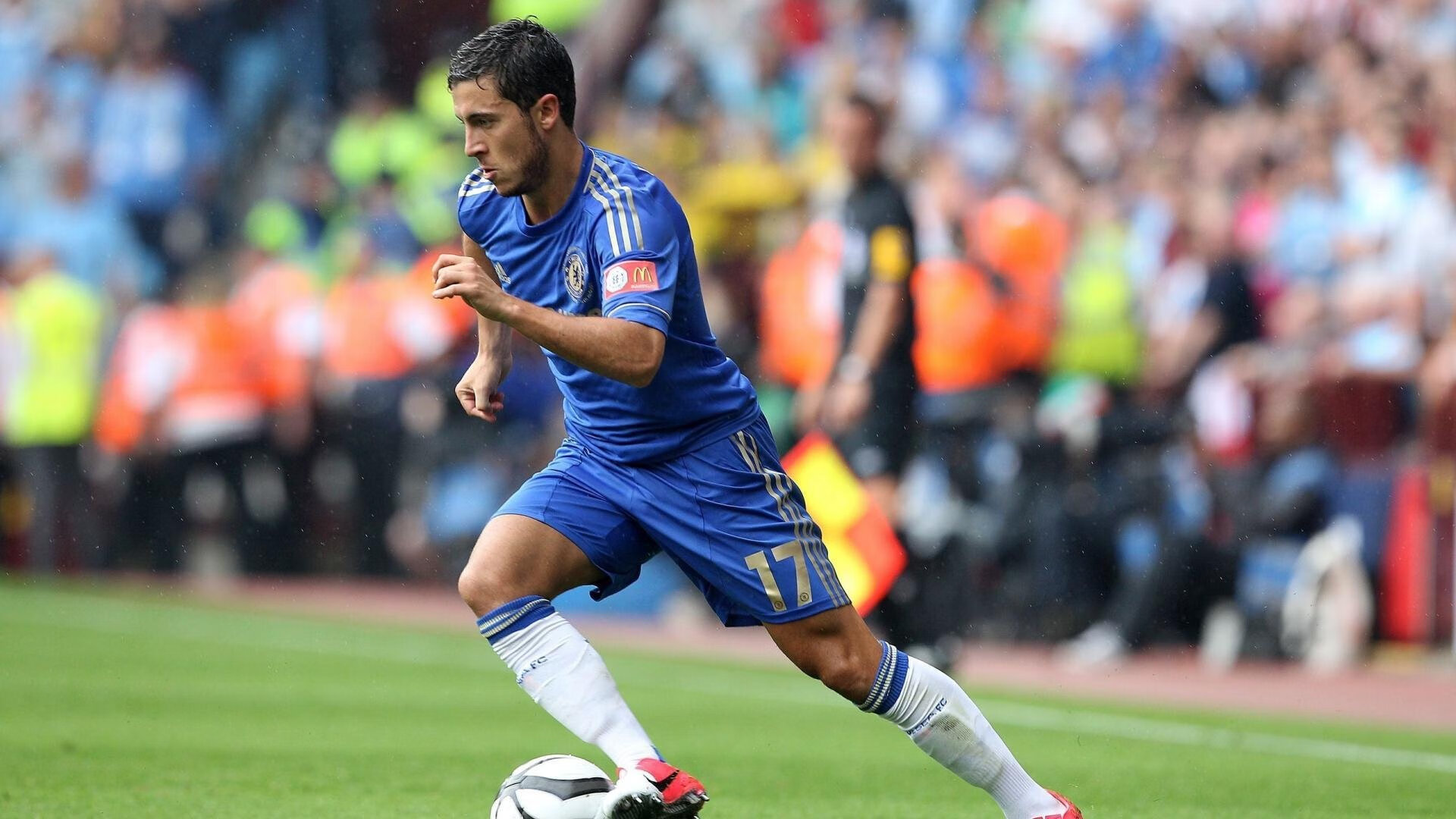 -“青少年足球明星巡回演讲，传播体育精神”，青少年足球宣传文案